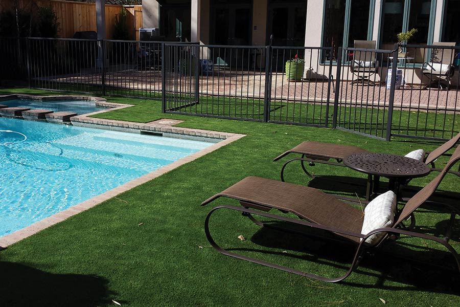 artificial-grass-pool-deck-1