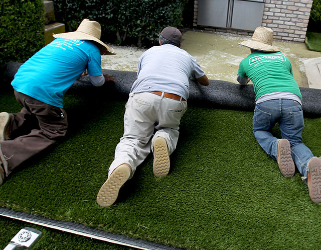 la-me-pc-gov-brown-acts-to-protect-homeowners-installing-artificial-turf